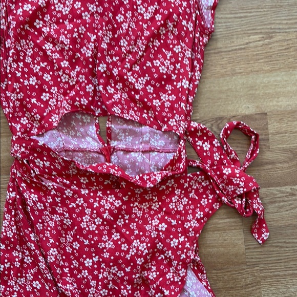 Reformation floral wrap dress with cap sleeves and crop top - Picture 4 of 6